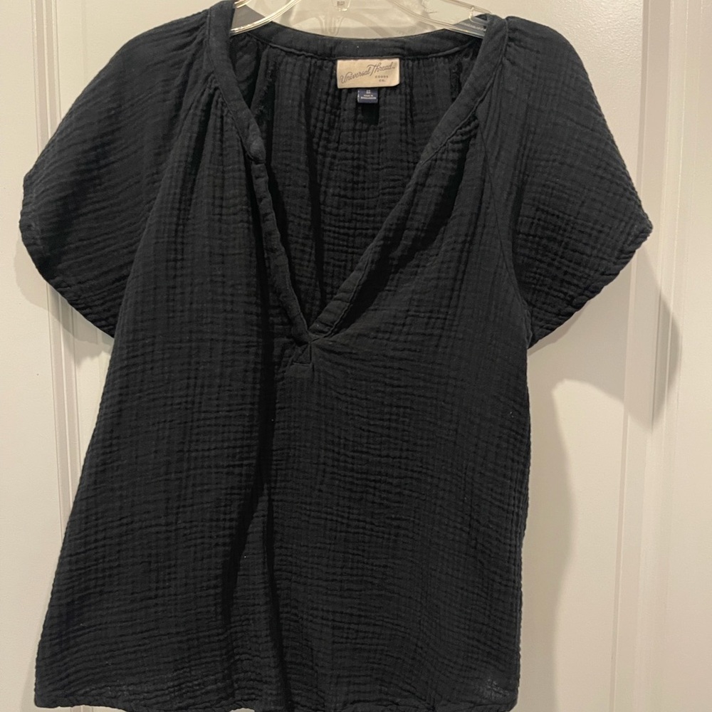 Universal thread Black Women's Top